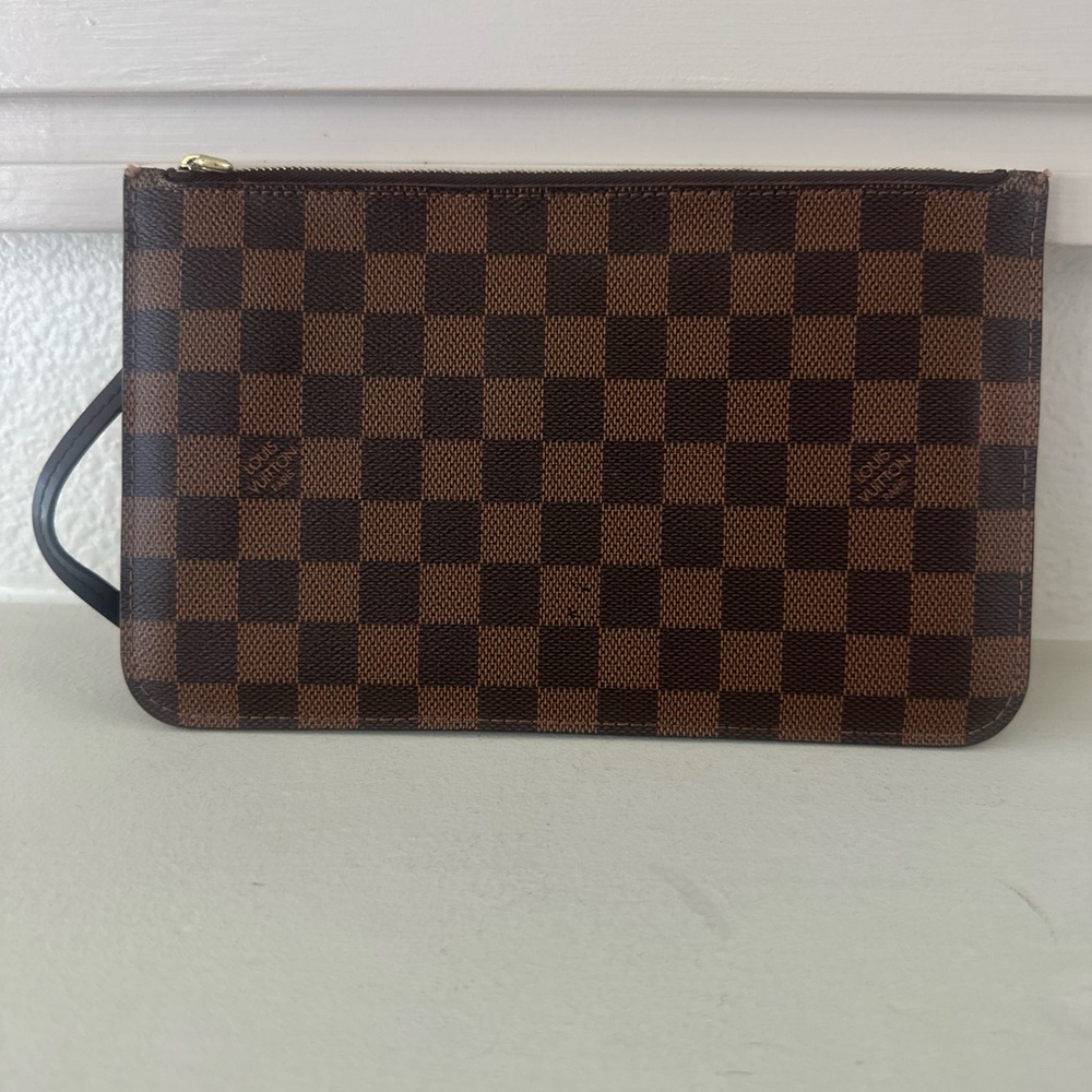 Authentic Louis Vuitton Damier Ebene Pouch - Picture 11 of 11